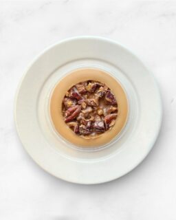 🤎
⁡
新作
【 チョコフロランタン(ブロンド×ピーカンナッツ) 】
少し塩気の感じるキャラメルのようなコクが特徴のブロンドチョコレートの真ん中に、さくっと焼き上げたピーカンナッツのフロランタン。
⁡
アンジュでごぼうび
#patisserie  #cafè
 #燕市ケーキ #燕市スイーツ #燕市カフェ

1999年創業
新潟県燕市のケーキ屋🍰
吉田店（本店）👨🏻‍🍳
イートインスペース 無
〒959-0264
新潟県燕市
吉田3651-8
9:30~19:00

県央店 （支店café）☕️
イートインスペース 有
〒959-1232
新潟県燕市
井土巻2丁目245
11:00~20:00 
（日曜日と祝日は19:00閉店）
caféラストオーダー19:30
（日曜日と祝日は18:30）

特別な日のケーキや、日常の「ごほうび」としてお立ち寄り下さい☺️ @ange.chef (シェフ)
※DMでのご予約は受け付けしておりません🙇🏻

特別な日の甘いものはその瞬間を鮮やかに彩る。
大切な自分への甘いものは頑張った心をやさしく包む。
私たちは  そんな存在になれるように、日々試行錯誤し
安心して口にしてもらえるお菓子を作っています。