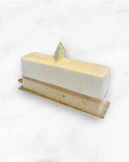 💛

⁡期間限定の新作
【 ゆずバニラ 】
⁡
ポンパナバニラ使用のバニラムース
ゆずのジュレ
ビスキーバニラ

アンジュでごほうび

#patisserie  #cafè
 #燕市ケーキ #燕市スイーツ #燕市カフェ

1999年創業
新潟県燕市のケーキ屋🍰
吉田店（本店）👨🏻‍🍳
イートインスペース 無
〒959-0264
新潟県燕市
吉田3651-8
9:30~19:00

県央店 （支店café）☕️
イートインスペース 有
〒959-1232
新潟県燕市
井土巻2丁目245
11:00~20:00 
（日曜日と祝日は19:00閉店）
caféラストオーダー19:30
（日曜日と祝日は18:30）

特別な日のケーキや、日常の「ごほうび」としてお立ち寄り下さい☺️ @ange.chef (シェフ)
※DMでのご予約は受け付けしておりません🙇🏻

特別な日の甘いものはその瞬間を鮮やかに彩る。
大切な自分への甘いものは頑張った心をやさしく包む。
わたしたちは そんな存在になれるように、日々試行錯誤し
安心して口にしてもらえるお菓子を作っています。