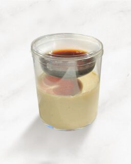 ︴🥄
【 和三盆のプリン 】
⁡
琉球和三盆を使用した
上品な甘さとミネラル分たっぷりのプリン
別添えの黒蜜をかけながらお召し上がりください☺️

アンジュでごほうび

#patisserie  #cafè
 #燕市ケーキ #燕市スイーツ #燕市カフェ

1999年創業
新潟県燕市のケーキ屋🍰
吉田店（本店）👨🏻‍🍳
イートインスペース 無
〒959-0264
新潟県燕市
吉田3651-8
9:30~19:00

県央店 （支店café）☕️
イートインスペース 有
〒959-1232
新潟県燕市
井土巻2丁目245
11:00~20:00 
（日曜日と祝日は19:00閉店）
caféラストオーダー19:30
（日曜日と祝日は18:30）

特別な日のケーキや、日常の「ごほうび」としてお立ち寄り下さい☺️ @ange.chef (シェフ)
※DMでのご予約は受け付けしておりません🙇🏻

特別な日の甘いものはその瞬間を鮮やかに彩る。
大切な自分への甘いものは頑張った心をやさしく包む。
わたしたちは そんな存在になれるように、日々試行錯誤し
安心して口にしてもらえるお菓子を作っています。