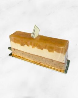 ︴🍎
⁡
【 タタン 】
⁡
・リンゴのキャラメルコンポート
・ドゥルセ（ブロンドチョコレート）のムース
・ビスキーシナモン
（上品な香りのセイロン産シナモン使用）
⁡
アンジュでごほうび
#燕市  #café 
 #ケーキ #スイーツ #カフェ

Fondée en 1999
新潟県燕市のパティスリー

【 吉田店（本店）】👨🏻‍🍳
・駐車場 16台
・イートインなし
📍燕市吉田3651-8
🕒 9:30〜19:00

【 県央店（café）】☕️
・駐車場 9〜10台
・イートインあり
📍燕市井土巻2丁目245
🕒 11:00〜20:00
（日・祝 〜19:00）
café L.O 19:30（日・祝 18:30）

特別な日のケーキや、日常の「ごほうび」としてお立ち寄り下さい☺️ 
⁡
@ange.chef 👨🏻‍🍳

※DMでのご予約は受け付けしておりません🙇🏻
 お電話・店頭にて承ります。

特別な日の甘いものはその瞬間を鮮やかに彩る。
大切な自分への甘いものは頑張った心をやさしく包む。
私たちは  そんな存在になれるように、日々試行錯誤し
安心して口にしてもらえるお菓子を作っています。